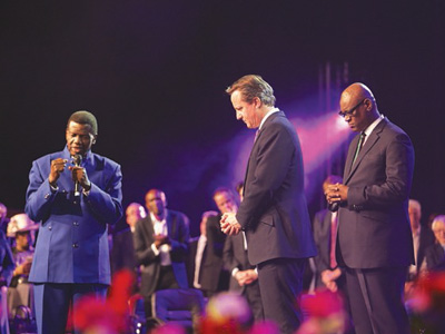Pastor-E.-A.-Adeboye-prays-for-David-Cameron-at-Festival-of-Life